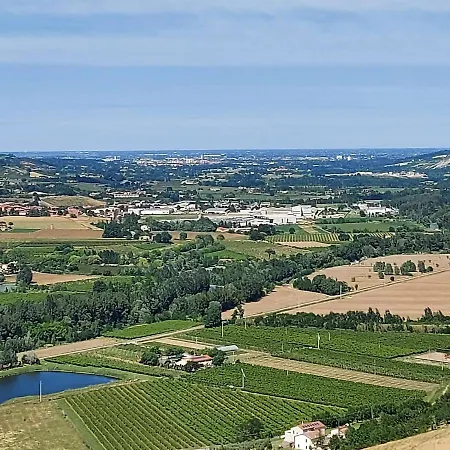 Bella Vista Apartment *